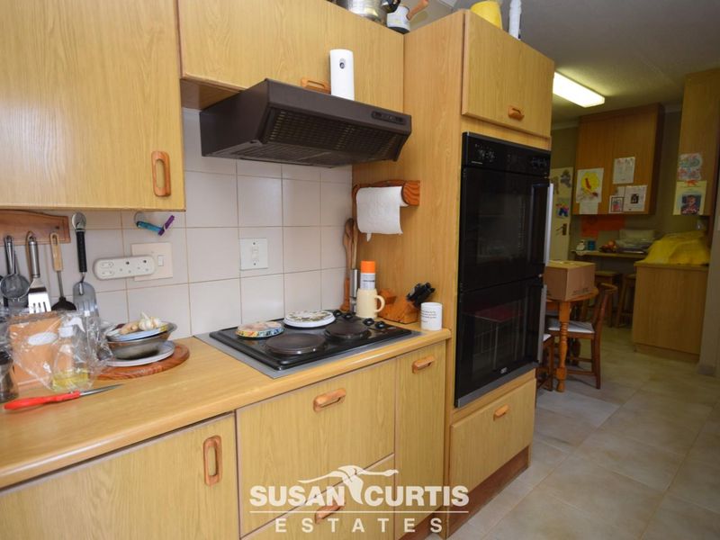 4 BEDROOM HOUSE WITH 4 FLATS FOR SALE IN HAGE HEIGHTS - Photo 10