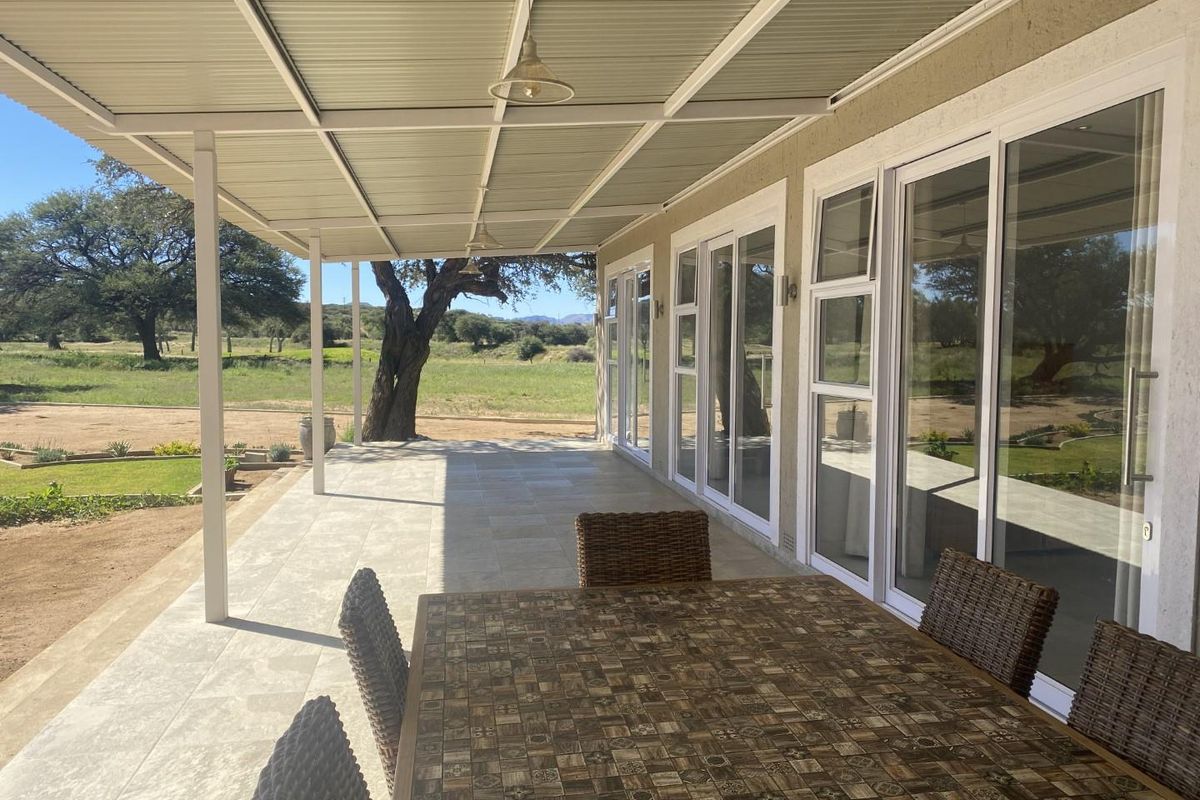 Modern 5 Bedroom House, Omeya Golf Estate - Photo 5