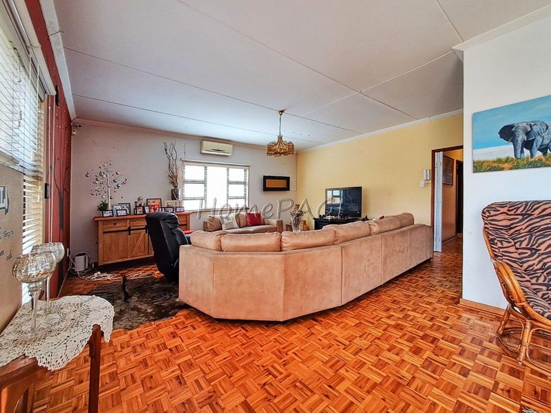 Lagoon, Walvis Bay:  Neat 3 Bedr Home is for Sale - Photo 7