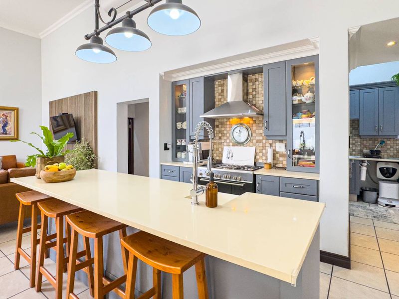 Exclusive Mandate - Single level charm in Midstream Hill - Photo 10