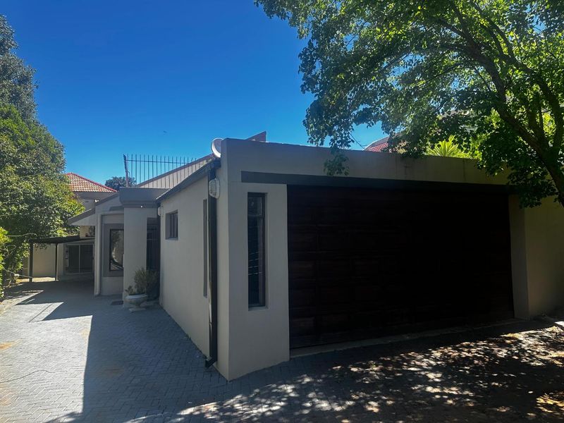 Spacious Double-Storey Duet with Endless Potential! - Photo 1