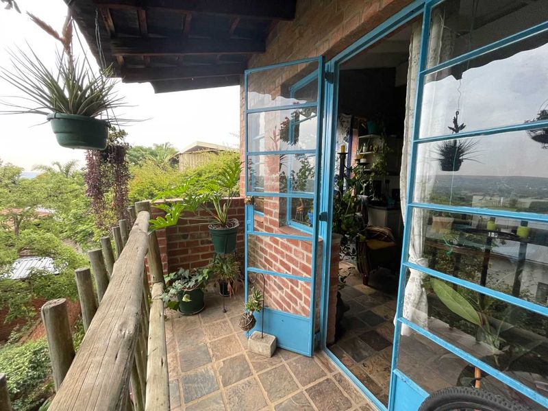 2 Bedroom, 2 Bathroom Cottage including ELECTRICITY, WATER AND SOLAR - Photo 8