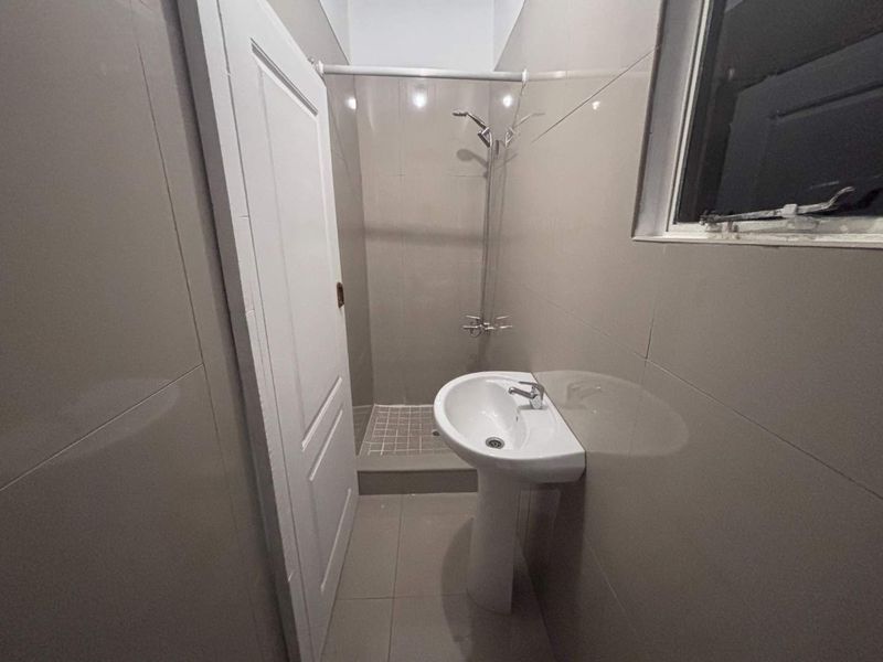Secure 1 Bedroom Flatlet to Rent in Hayfields, Pietermaritzburg - Photo 8