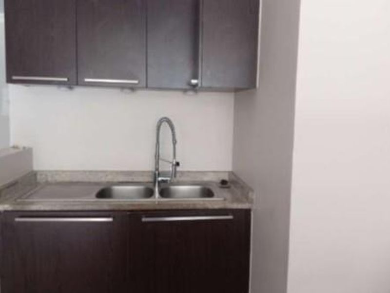 Stylish 2 Bedroom, 2 Bathroom Apartment with Balcony - Photo 6