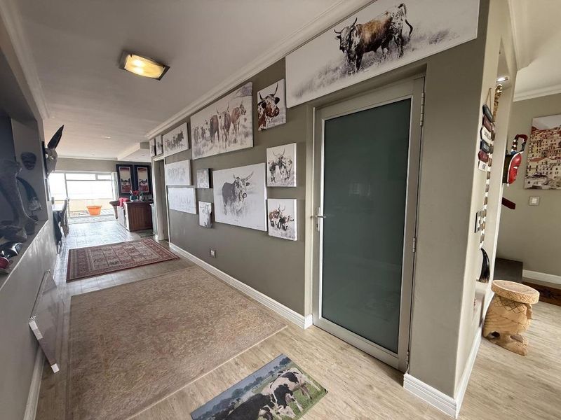 FOR SALE - BEACH FRONT 5 BEDROOM TRIPLE STOREY HOUSE IN MILE 4, SWAKOPMUND - Photo 3