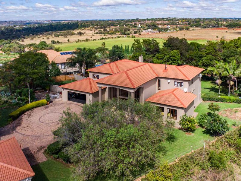 The Dual-Living Masterpiece: Two Independant Homes Offering Unrivaled Versatility for Extended Families or Savvy Investors - Photo 8