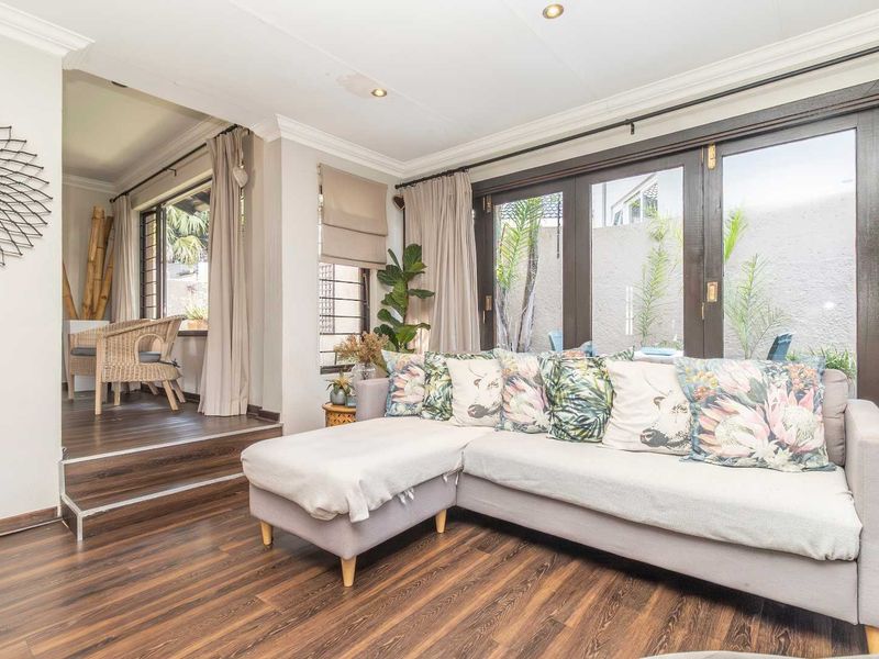 Lovely Spacious 4 Bedroom Family Home - Photo 9