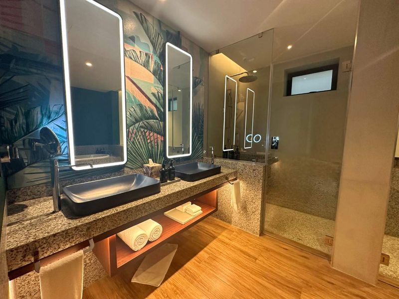 LUXURY BRANDED RESIDENCES AT HILTON ALBIZYA BAY - Photo 9