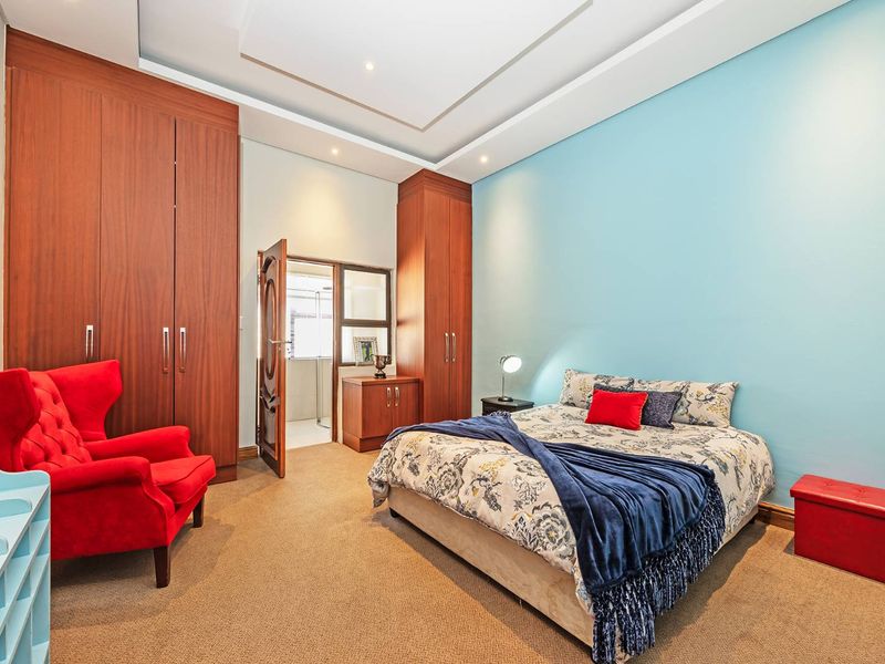 An Architectural Statement of Timeless Elegance & Elevated Living in Baronetcy Estate - Photo 10