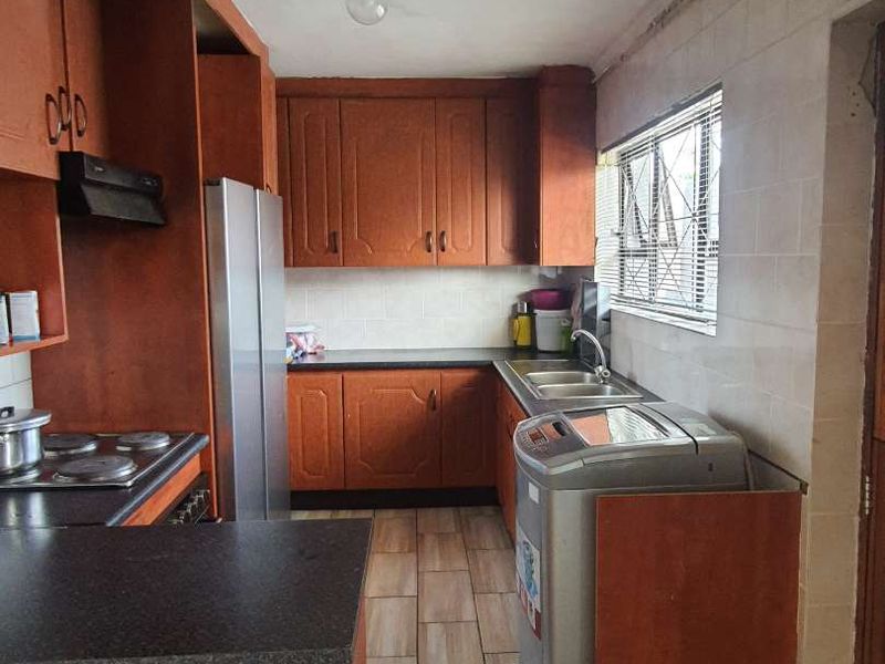 3 Bedroom Home for Sale in Rowallan Park! - Photo 3