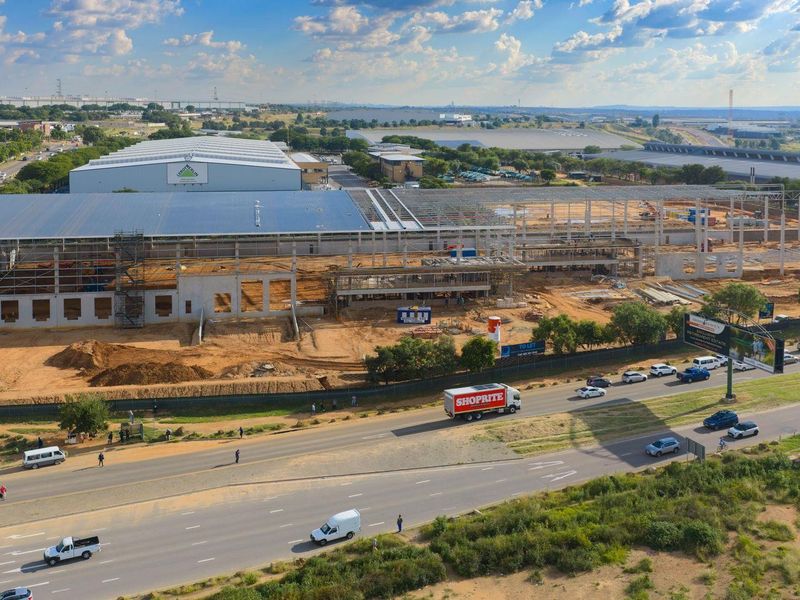 5 747m2 Louwlardia Warehouse To Let - Photo 2