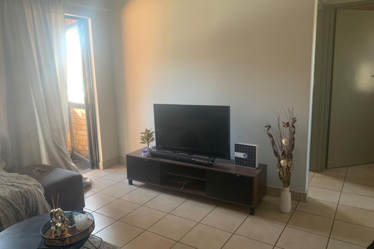 Your New Home Awaits: Modern 2-Bedroom, Great Access! - Photo 5