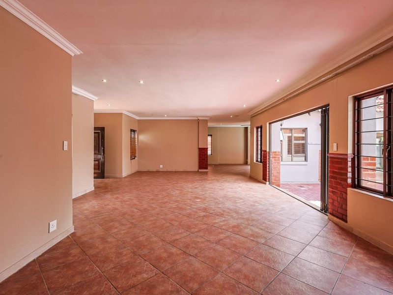 Spacious 4 Bedroom Family Home in Prestigious Security Estate - Photo 9