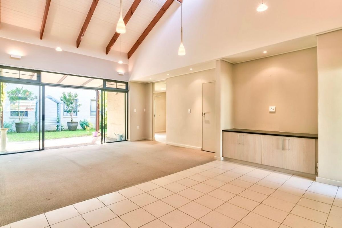 RETIREMENT LIVING AT ITS BEST - Photo 4