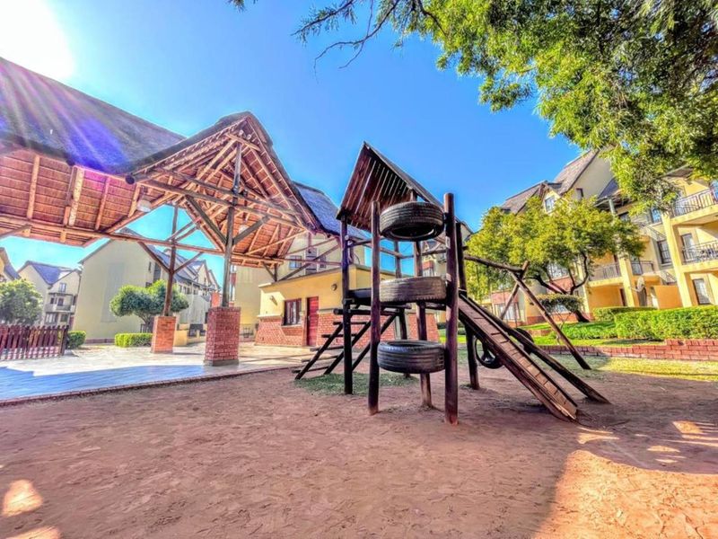 Enjoy peace of mind with 24-hour security - Photo 4