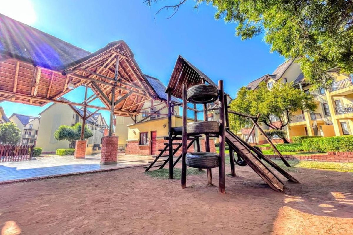 Enjoy peace of mind with 24-hour security - Photo 4