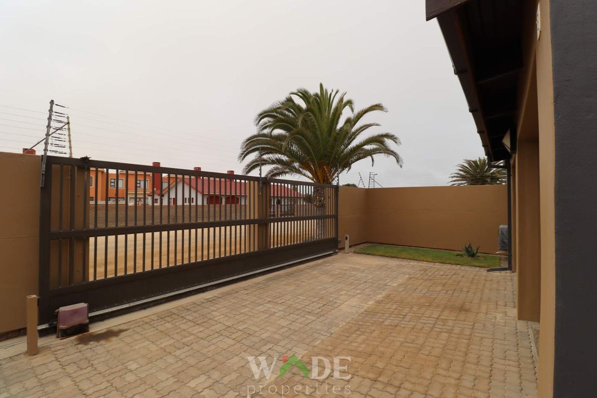 Hentiesbay: Beautiful 4 Bedroom House is For Sale - Photo 5