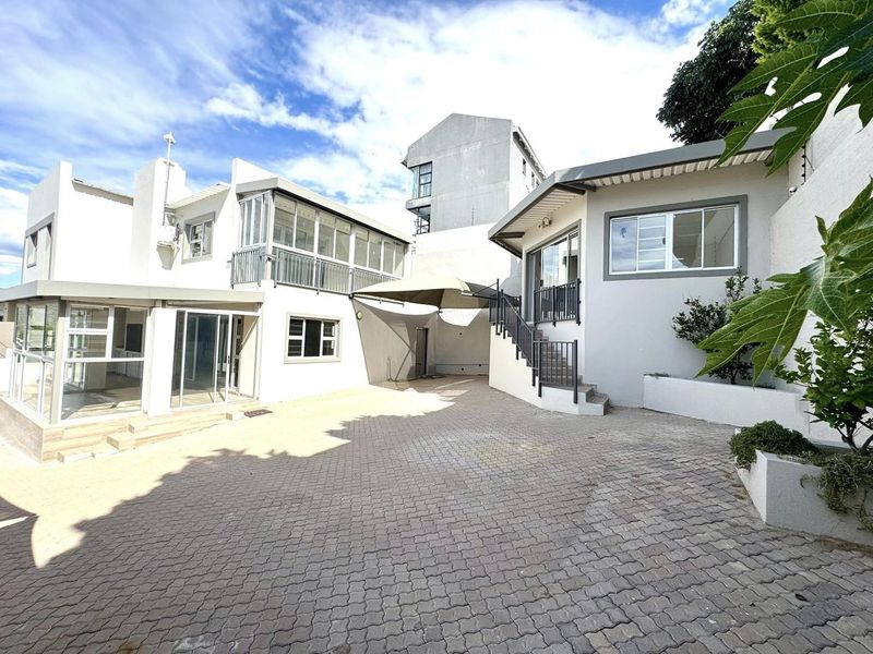 4 Bedroom House For Sale in Elisenheim - Photo 3