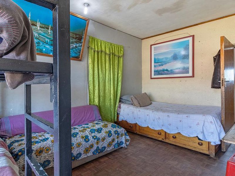 First Floor Apartment with a Balcony in Parow Central - Photo 6