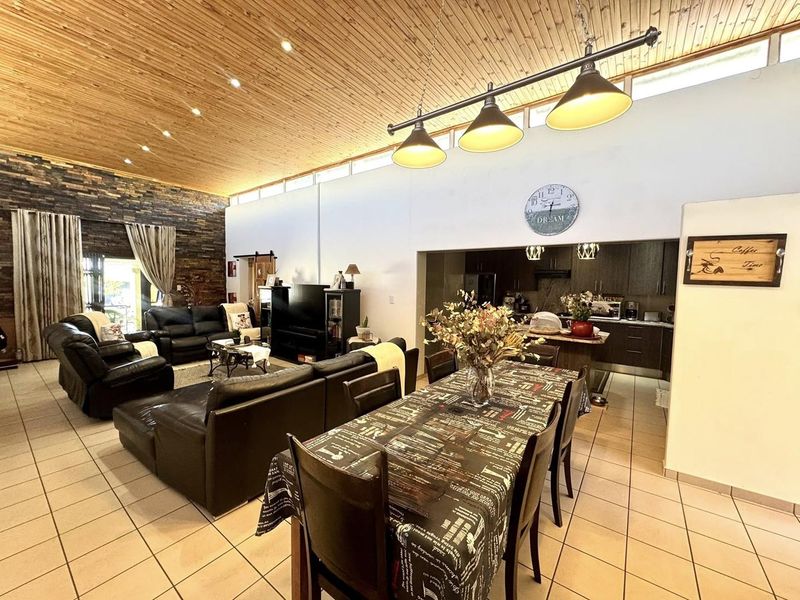 4 Bedroom House For Sale in Elisenheim - Photo 4