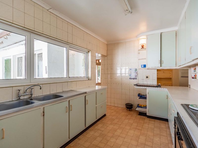 MAGNIFICENT 4 BEDROOM HOME WITH 2 BEDROOM FOR SALE IN EVERTON - Photo 10