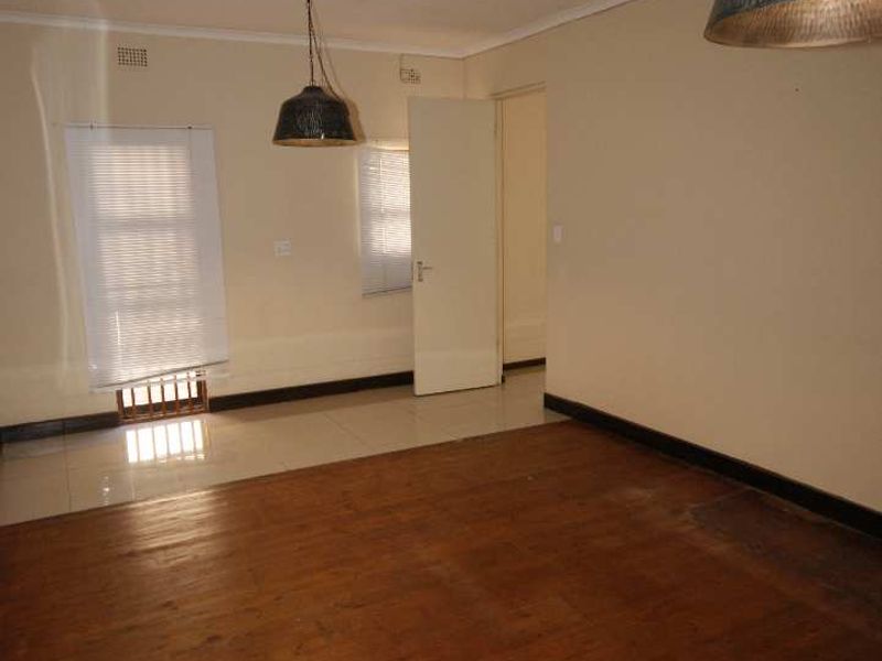 Spacious Office Accommodation - Photo 5