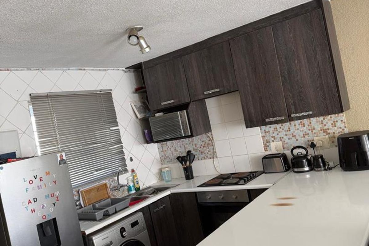 Secure Ground Floor 2-Bed Unit - Photo 5