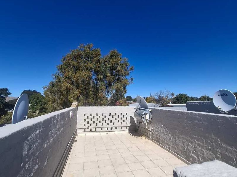 COSY TOWNHOUSE FOR FIRST TIME HOME OWNERS OR INVESTORS - Photo 10