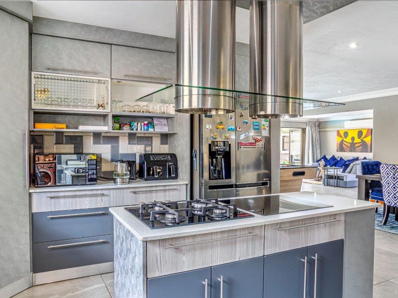 Luxury Living at its finest in Summerfields Estate - Photo 8