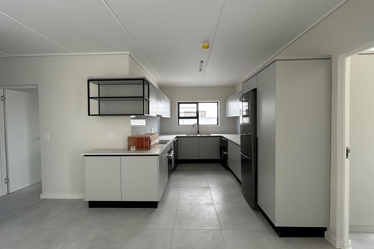 3 Bedroom Apartment - First Floor - Photo 3