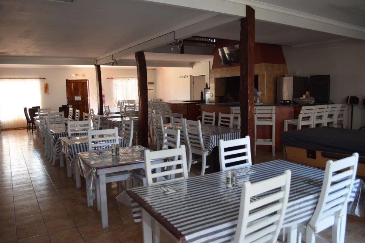 24 Bedroom Guesthouse with Sea View - Photo 5