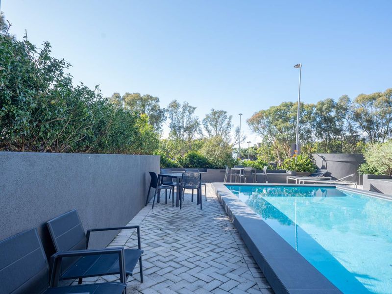 Furnished 1 Bedroom Apartment Available 1 June - Photo 3