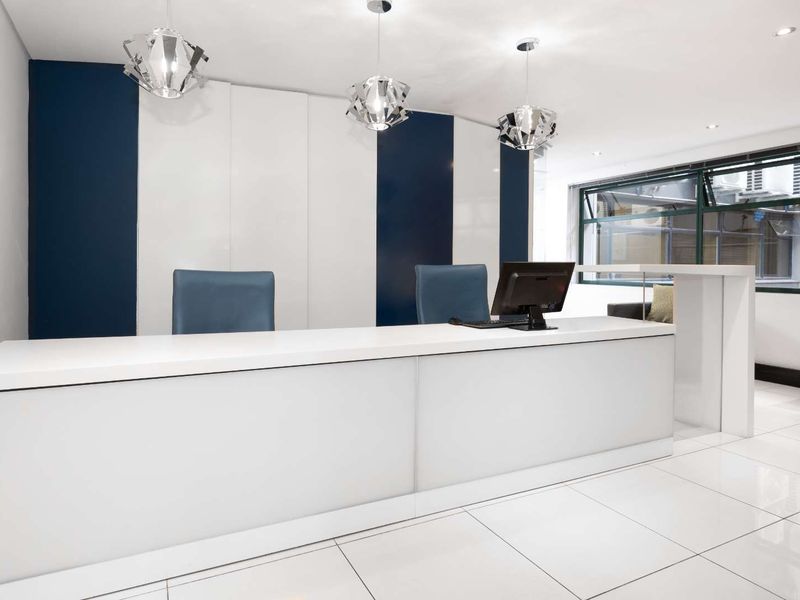 Move into ready-to-use serviced office space for 15 persons in Regus Rivonia Village. - Photo 4