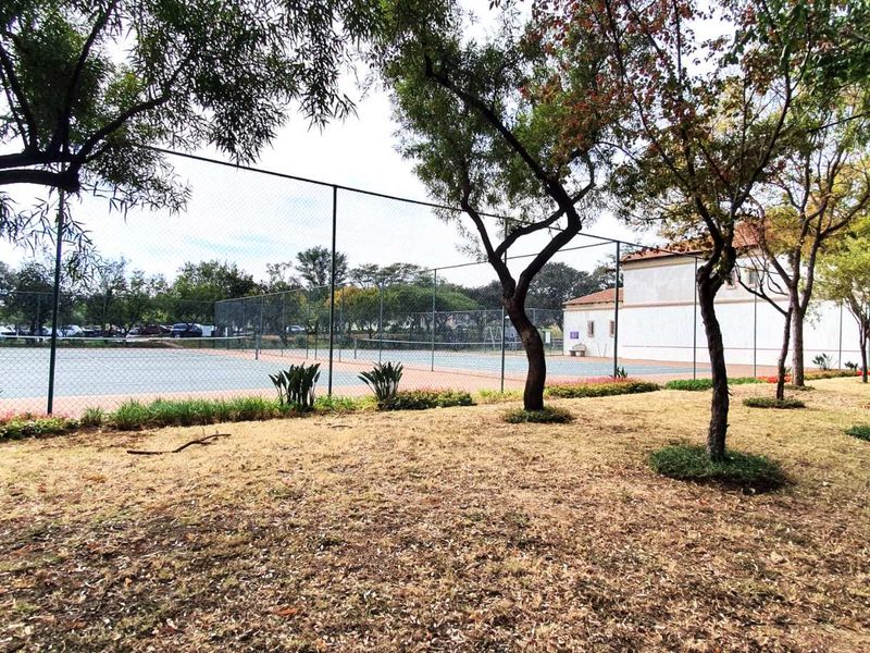 Prime Residential Land in Blue Valley Golf and Country Estate - Photo 10