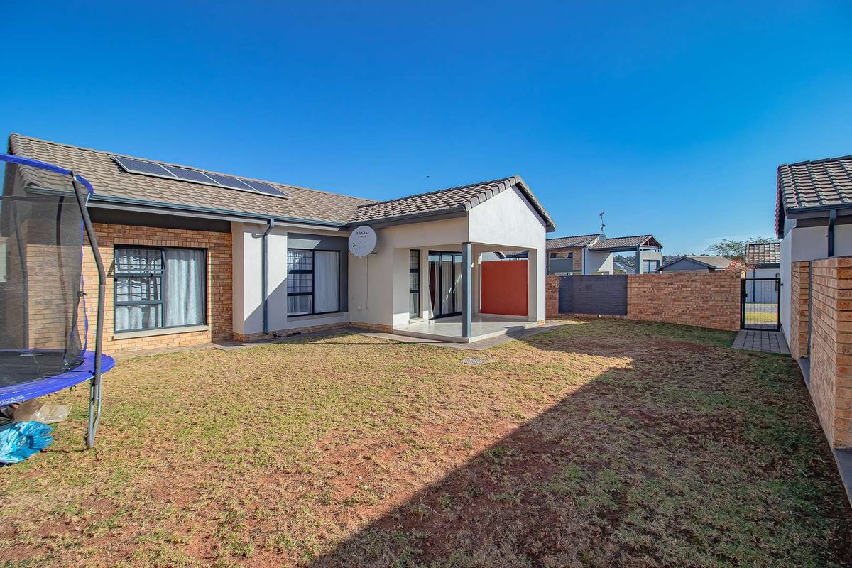 Three Bedroom home in Secure Estate - Photo 2