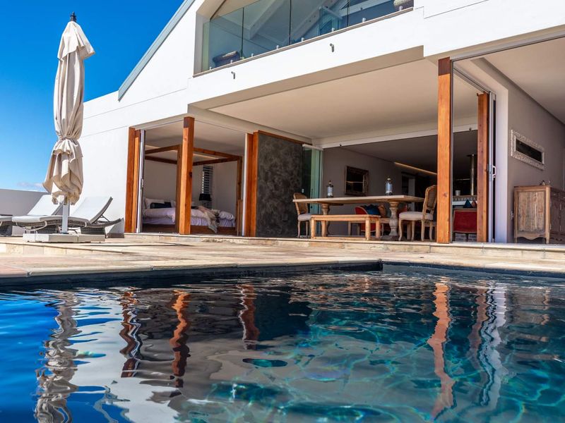 Secure and Luxurious Coastal Living - Photo 5