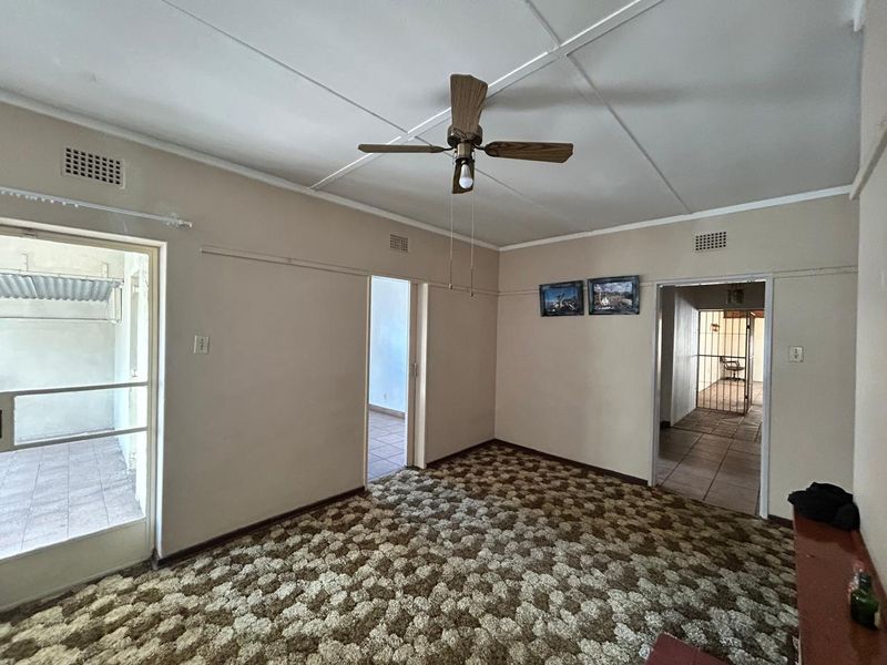 **Charming Family Retreat** - Photo 3