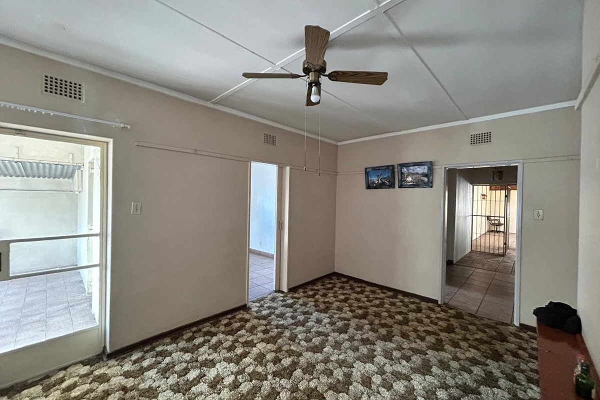 **Charming Family Retreat** - Photo 3