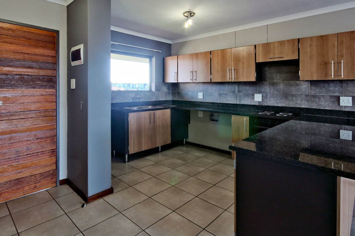 SPECIAL OFFER: 50% OFF FIRST MONTH'S RENT! Limited time offer! - Photo 2