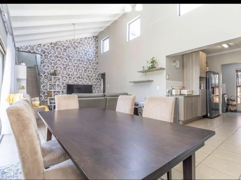 Modern 4-Bedroom Townhouse To Rent in Prime Midrand - Photo 3
