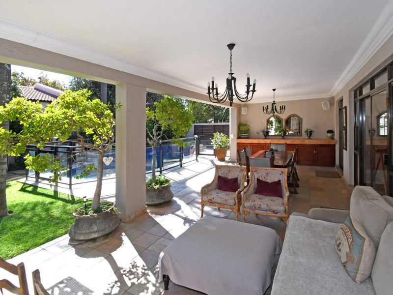 Spacious family home in ultra secure complex with full back up water and power - Photo 3