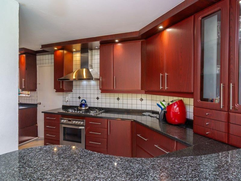 Family Living in the heart of Noordheuwel - Photo 7