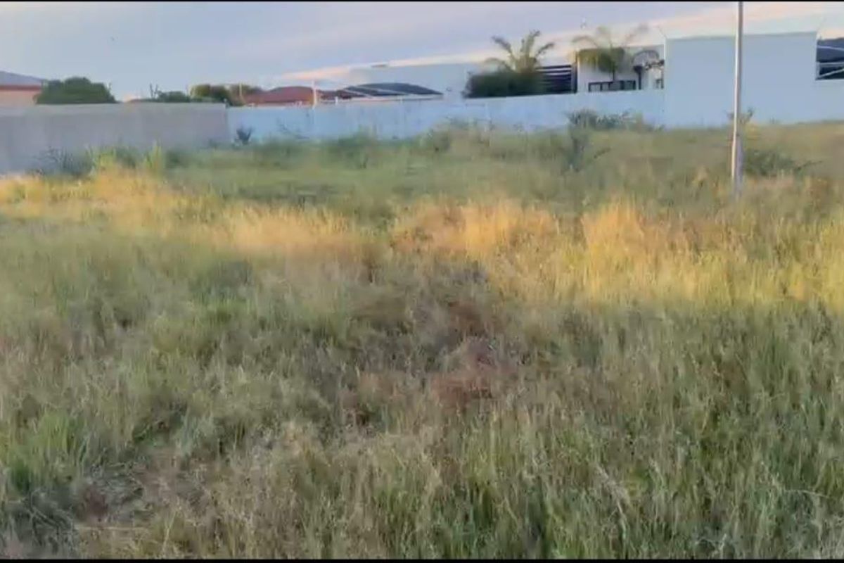 PLOT AND PLAN FOR SALE - Photo 2