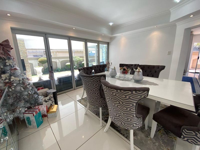 Three Bedroom House for Rent - Photo 10