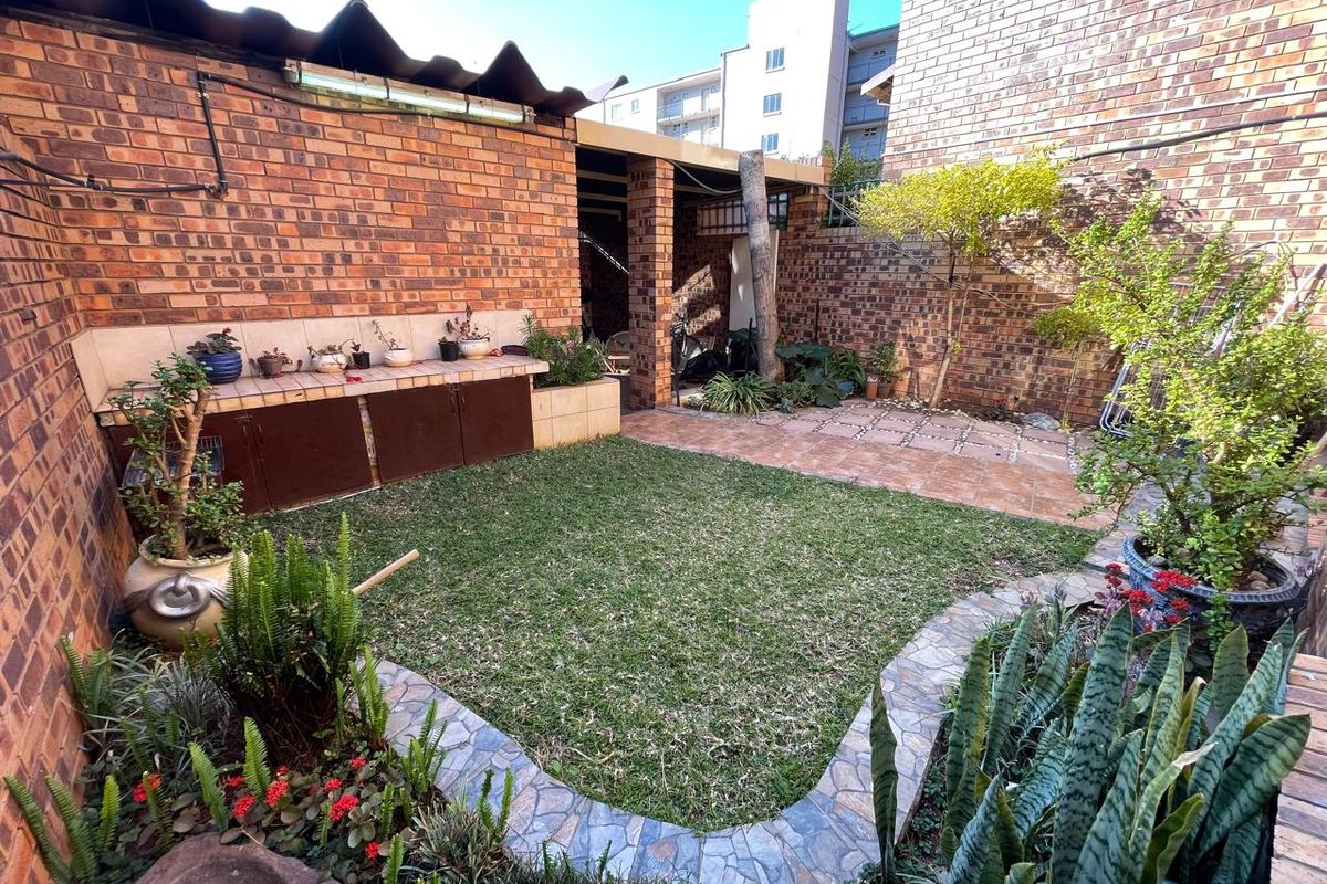 2 Bedroom townhouse in Pretoria Silverton - Weavindpark - Photo 2