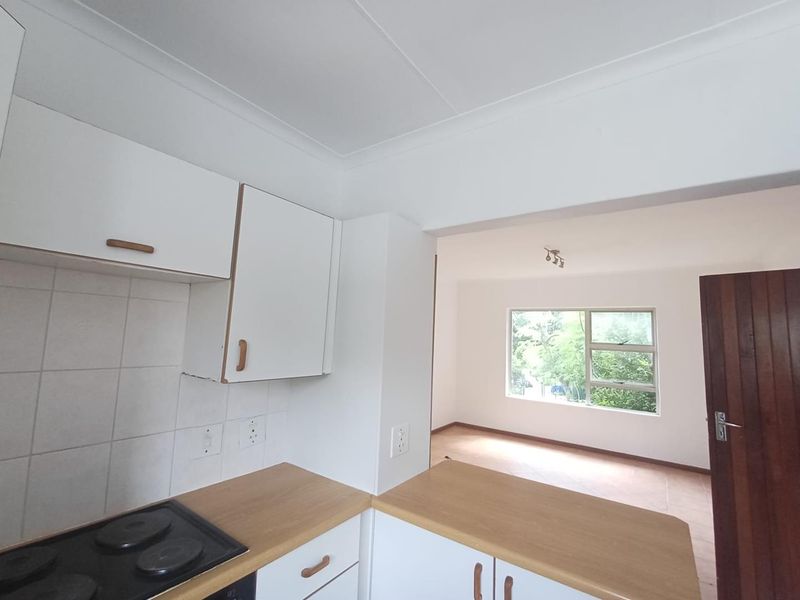 Ground Floor Gem with Private Garden – Perfect for Investors or First-Time Buyers! - Photo 5