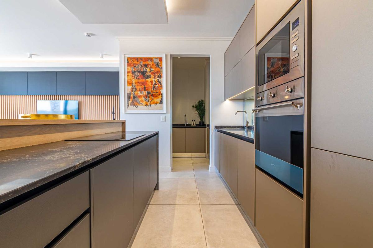 Luxury Above All - Photo 2