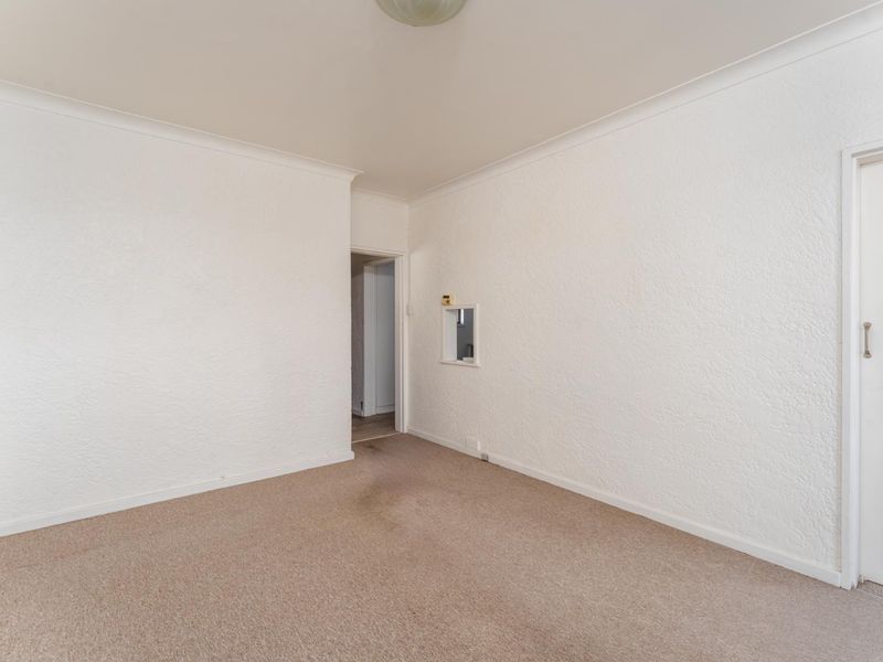 INVESTMENT 1 BED APARTMENT. - Photo 7