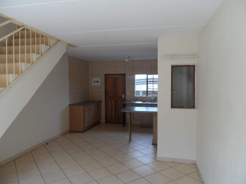 2 BEDROOM DUPLEX TO RENT IN PHILIP NEL PARK - Photo 8