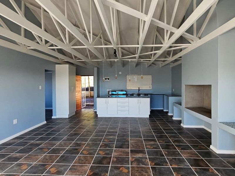 2 Bedroom Renovated Home for long term rental - Photo 4